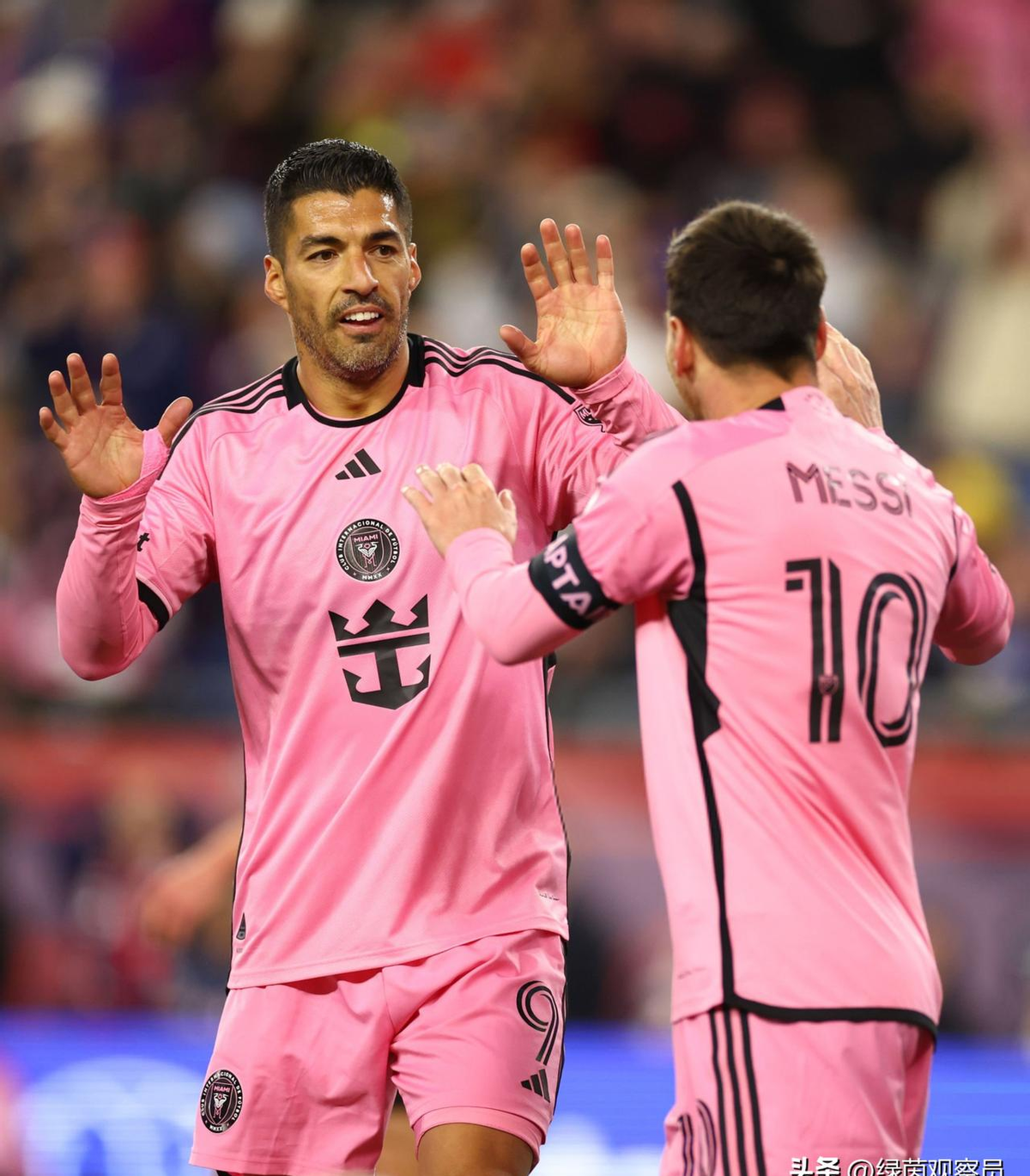 KAIYUN- 梅西玩游戏用切尔西 