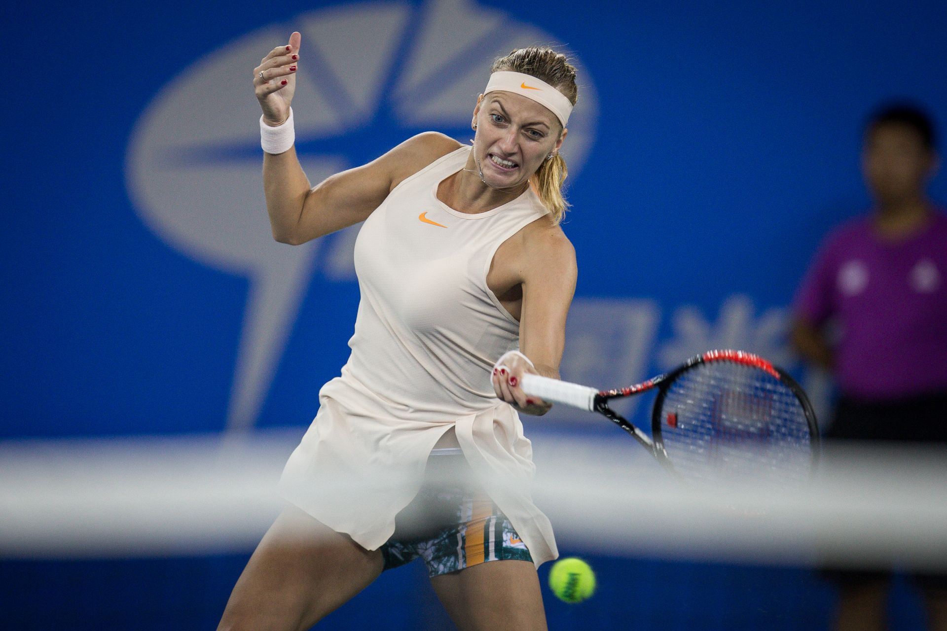 开云-关于科维托娃回归赛场，挺进下一轮首场状态亮眼，公牛观众沸腾！的信息